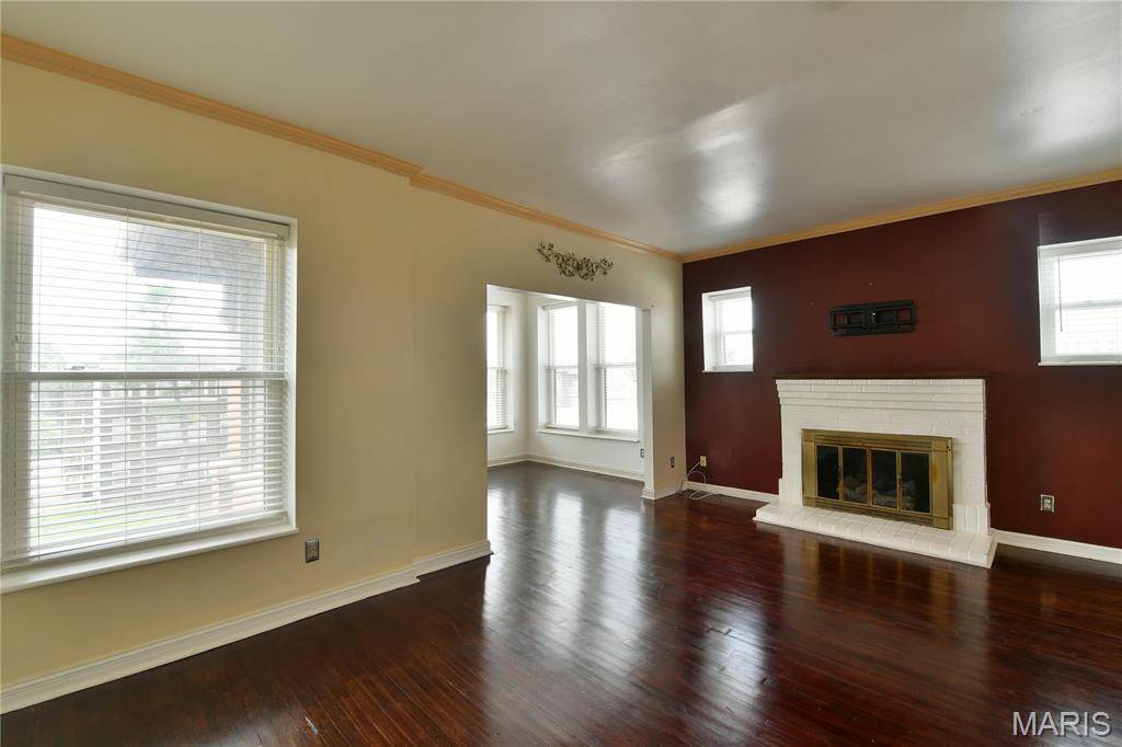 5567 Pershing AVE #3W, St Louis, MO 63112