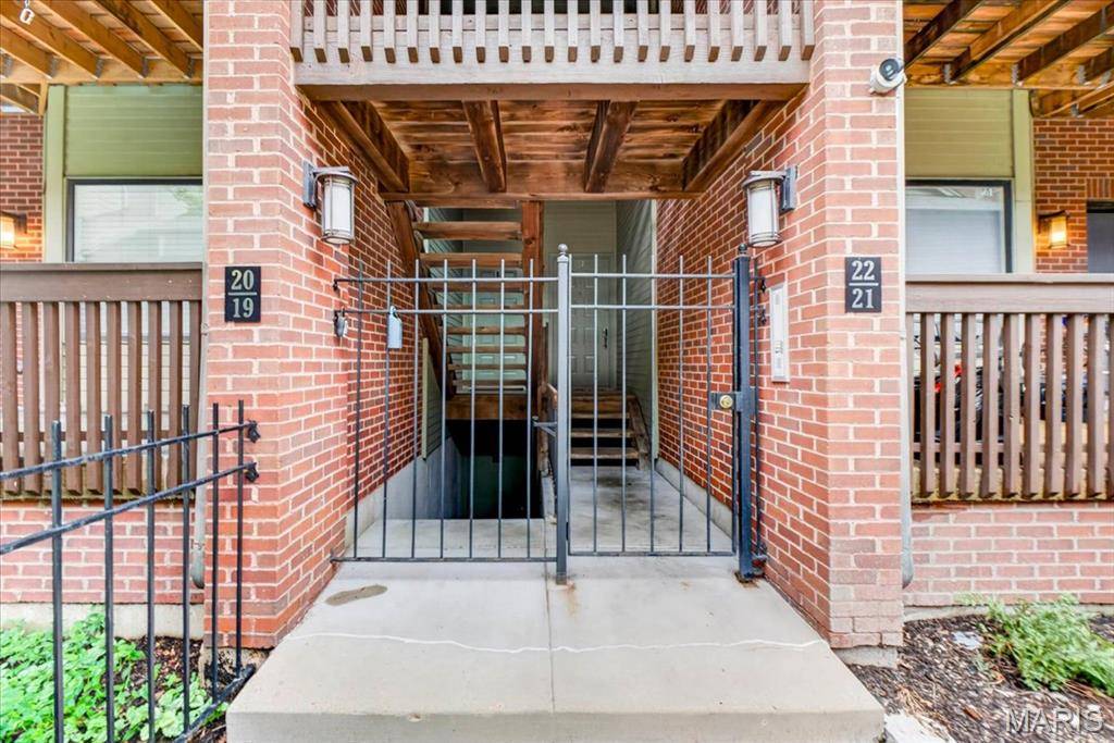 4465 W Pine BLVD #19, St Louis, MO 63108
