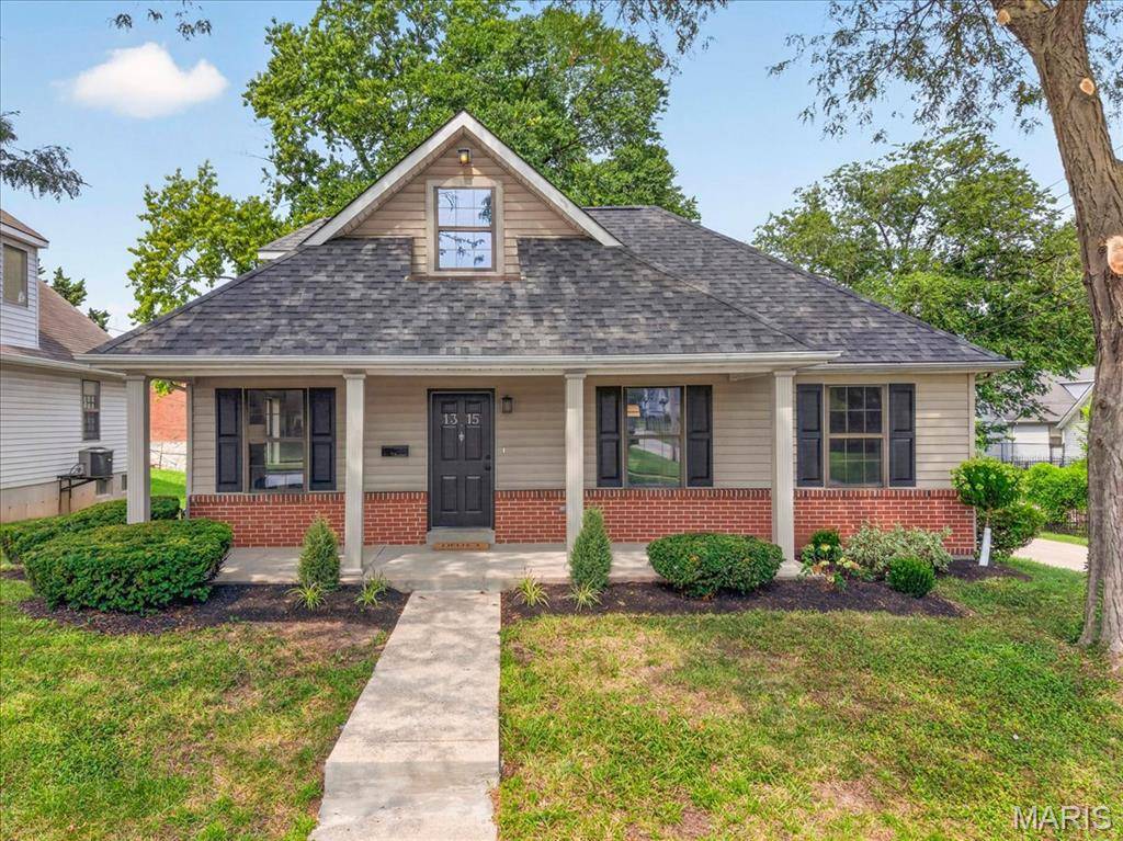 1315 Montrose AVE, St Louis, MO 63104