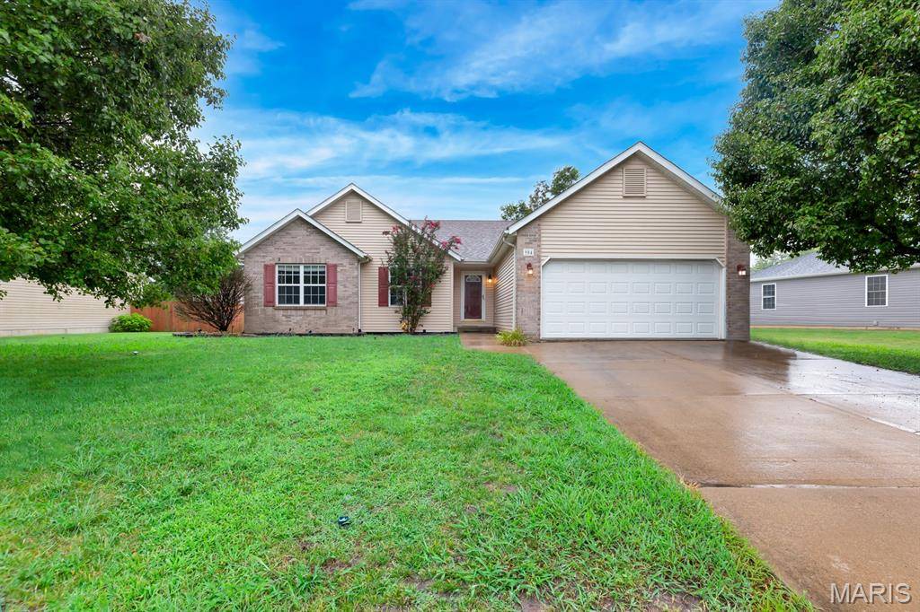 904 Woodland DR, Maryville, IL 62062