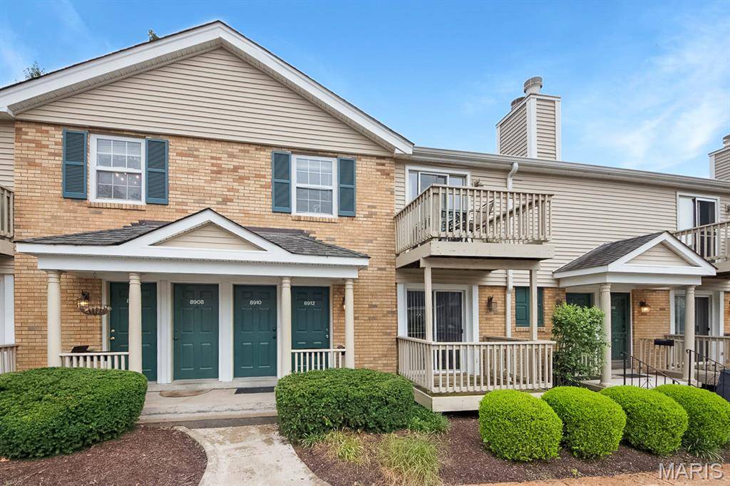 8912 Cardinal TER, Brentwood, MO 63144
