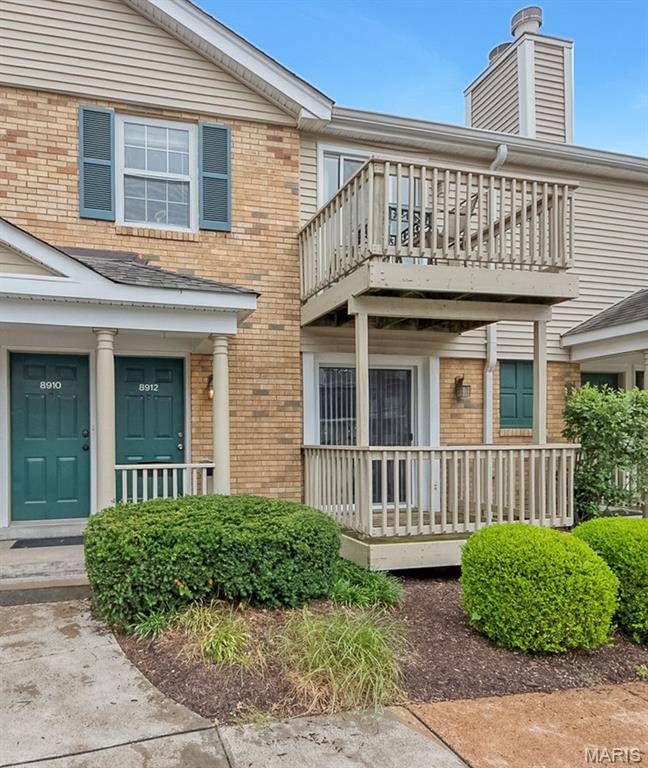 8912 Cardinal TER, Brentwood, MO 63144