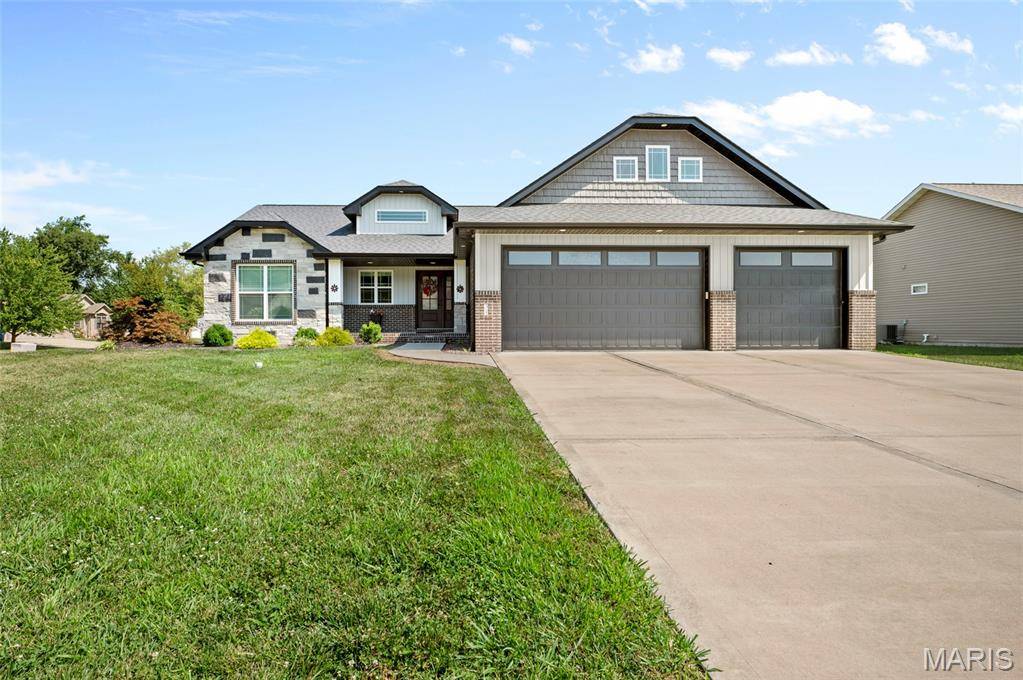 31 Ellington DR, Troy, IL 62294