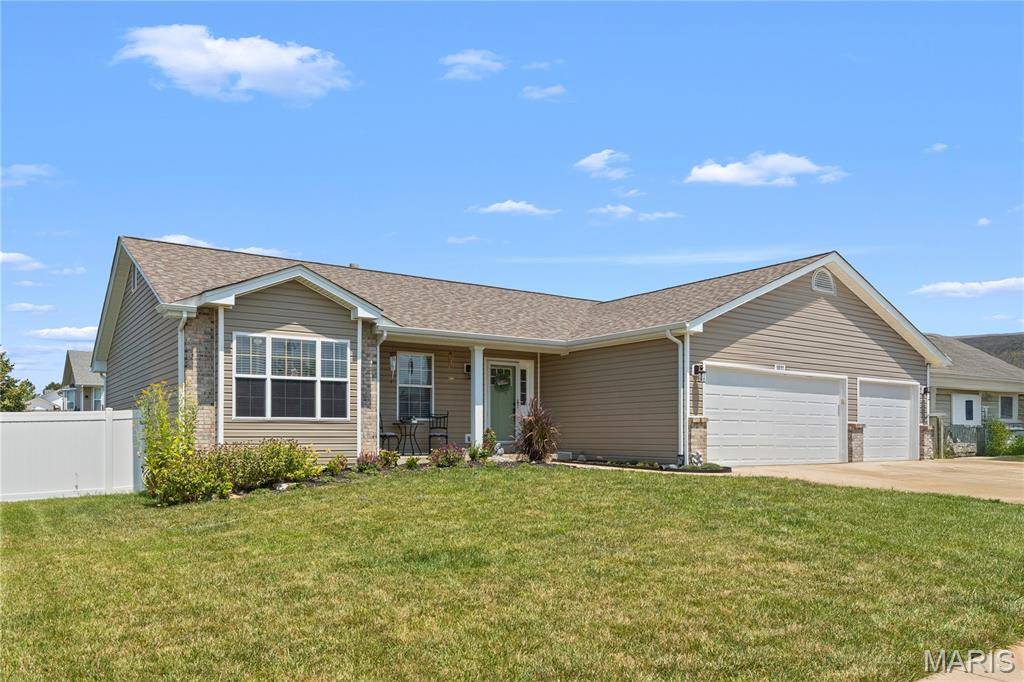 1811 Hackmann Hollow DR, Wentzville, MO 63385