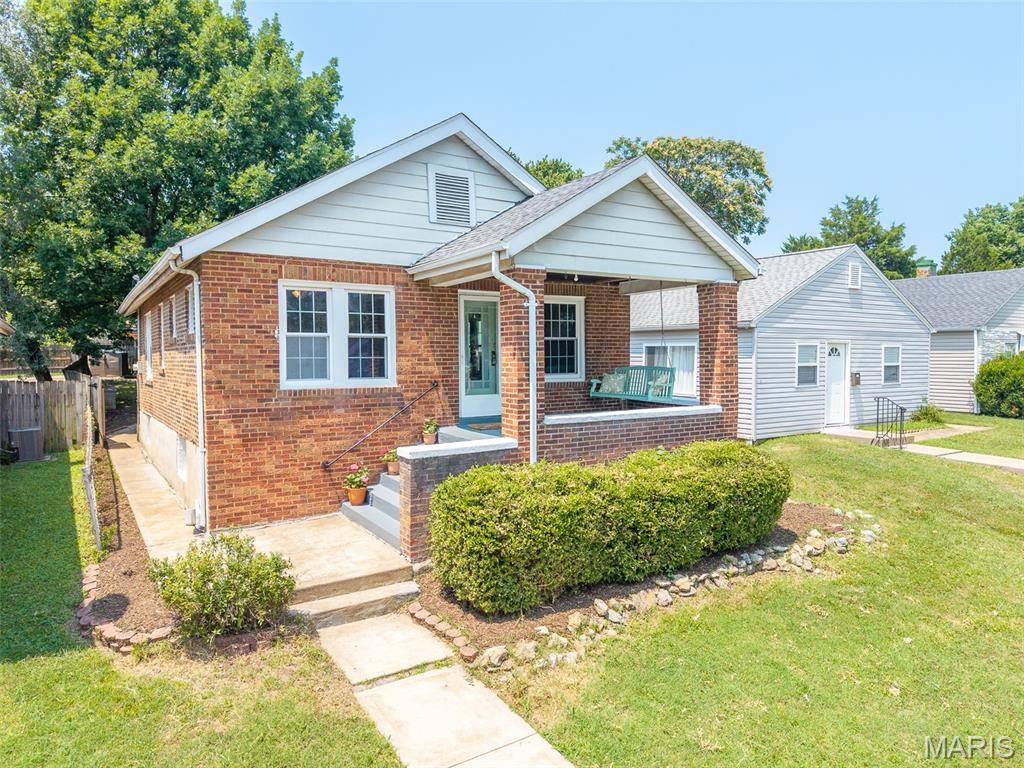 1457 Sproule AVE, St Louis, MO 63139