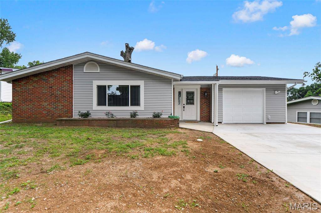 732 Hubert DR, St Louis, MO 63125