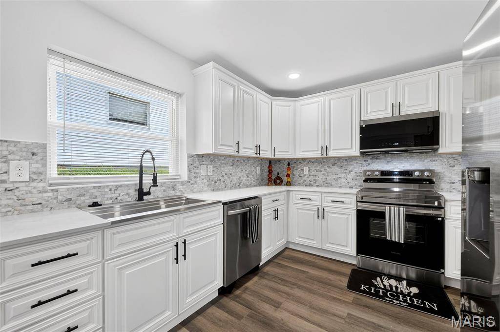 732 Hubert DR, St Louis, MO 63125