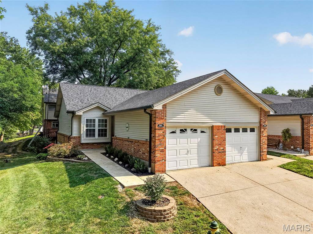 201 Fawn Meadow CT #154, O'fallon, MO 63366