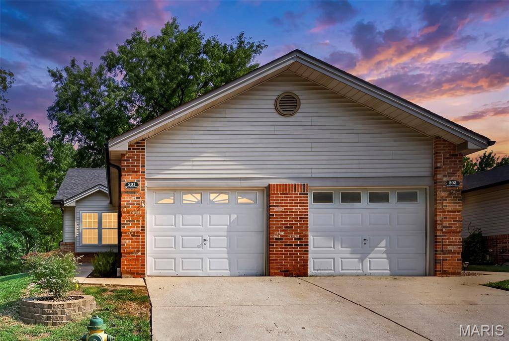 201 Fawn Meadow CT #154, O'fallon, MO 63366