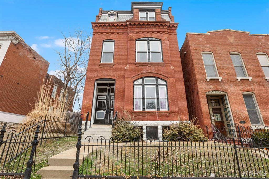 2705 Wyoming ST, St Louis, MO 63118