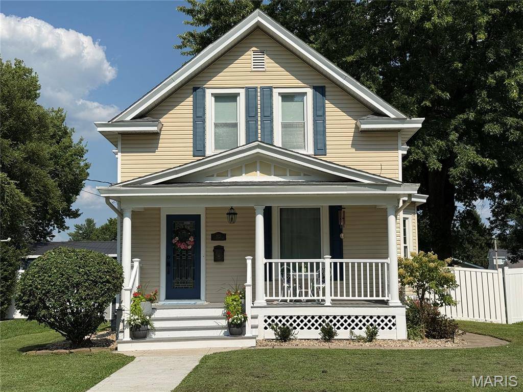 1821 Evergreen AVE, Alton, IL 62002