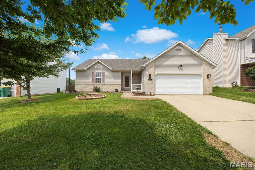 953 Pacific Crossing DR, O'fallon, IL 62269