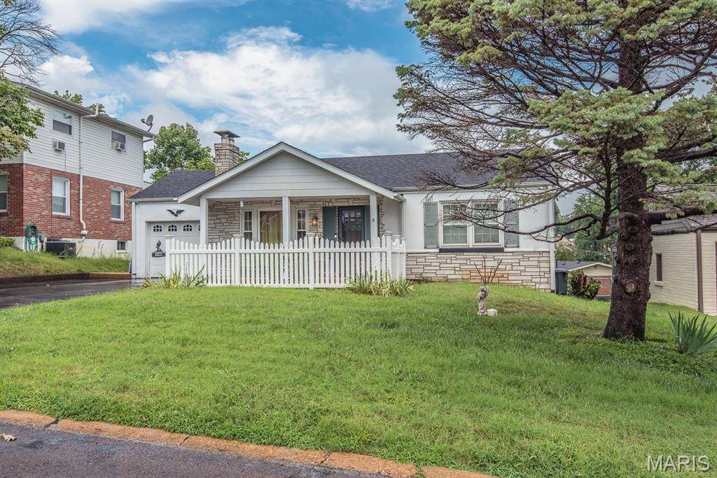 9211 Alpine DR, Affton, MO 63123