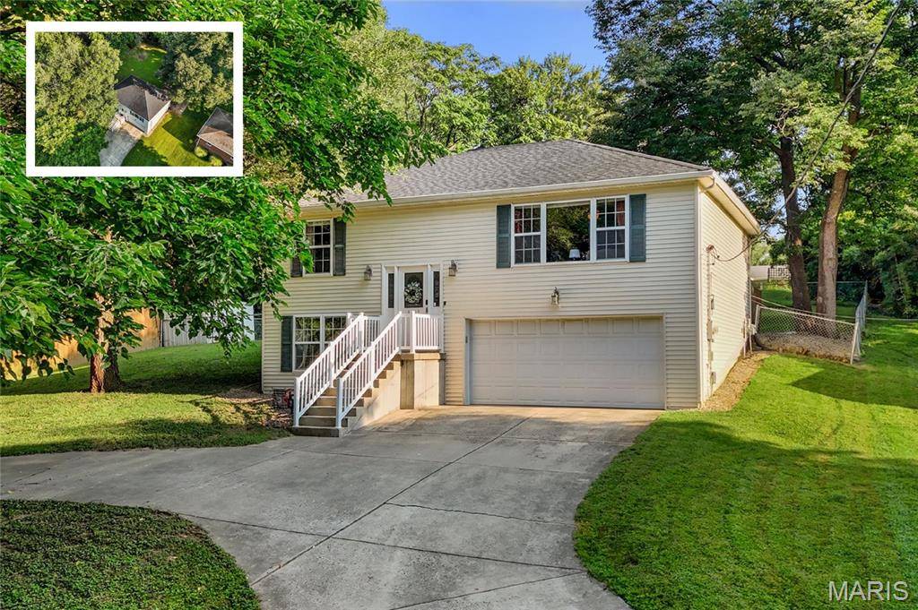 9003 Olinda DR, Fairview Heights, IL 62208