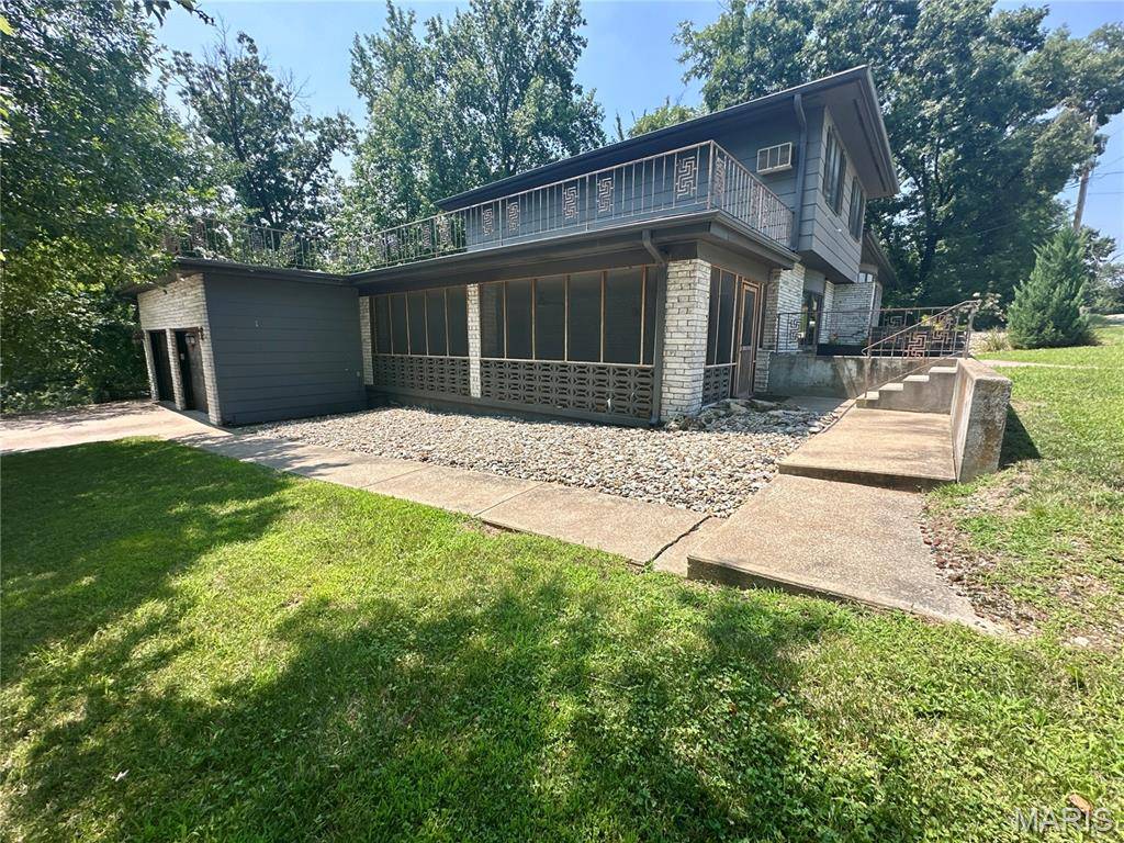 2009 Crescent DR, Hannibal, MO 63401