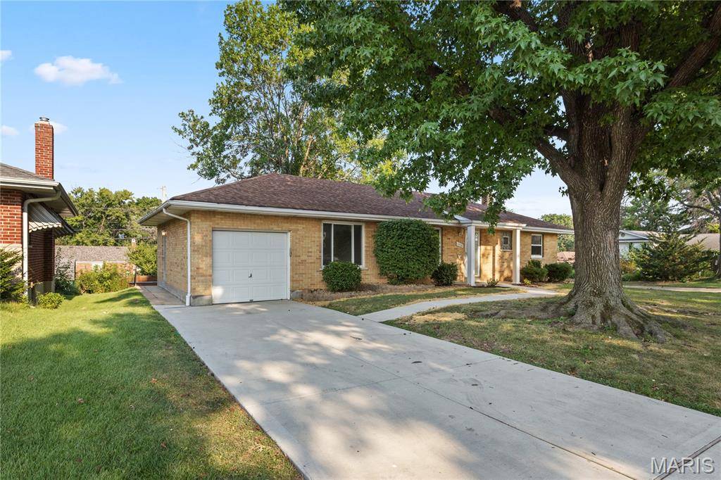 9228 Kenstan CT, Unincorporated, MO 63123