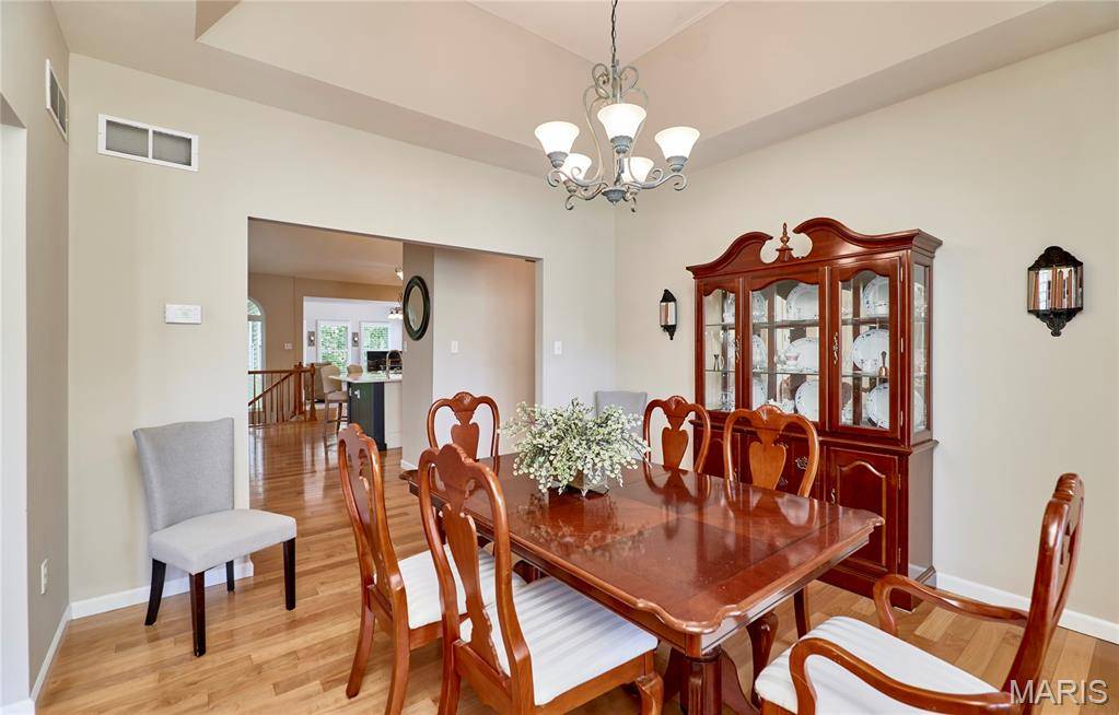 304 Crescent Oak CT, Wentzville, MO 63385