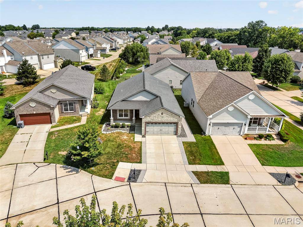 15 Country Trail CT, Lake St Louis, MO 63367