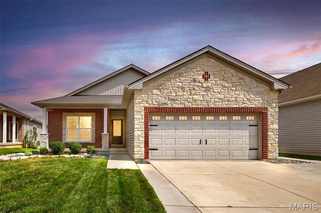 15 Country Trail CT, Lake St Louis, MO 63367
