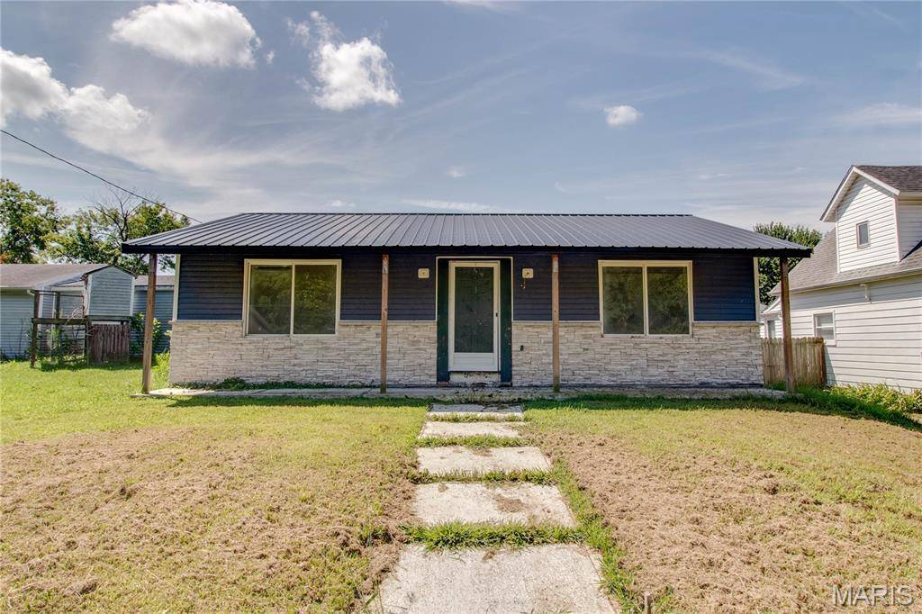 390 Dorsey RD, Gillespie, IL 62033