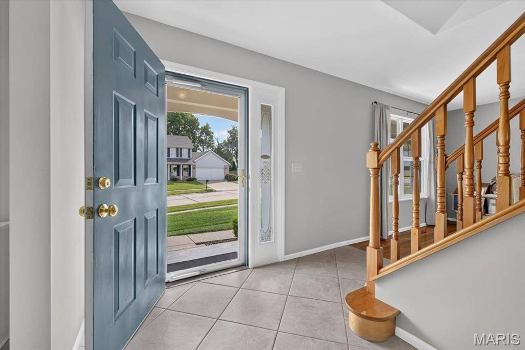2087 Hackmann Estates DR, St Charles, MO 63303