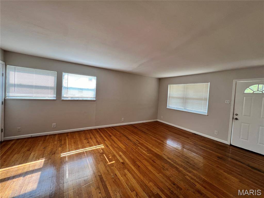 1201 June AVE, St Louis, MO 63138