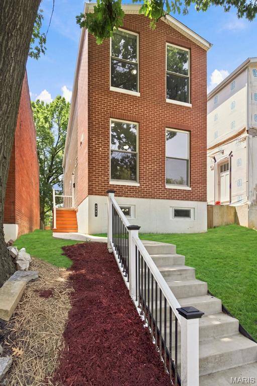 2734 Geyer AVE, St Louis, MO 63104