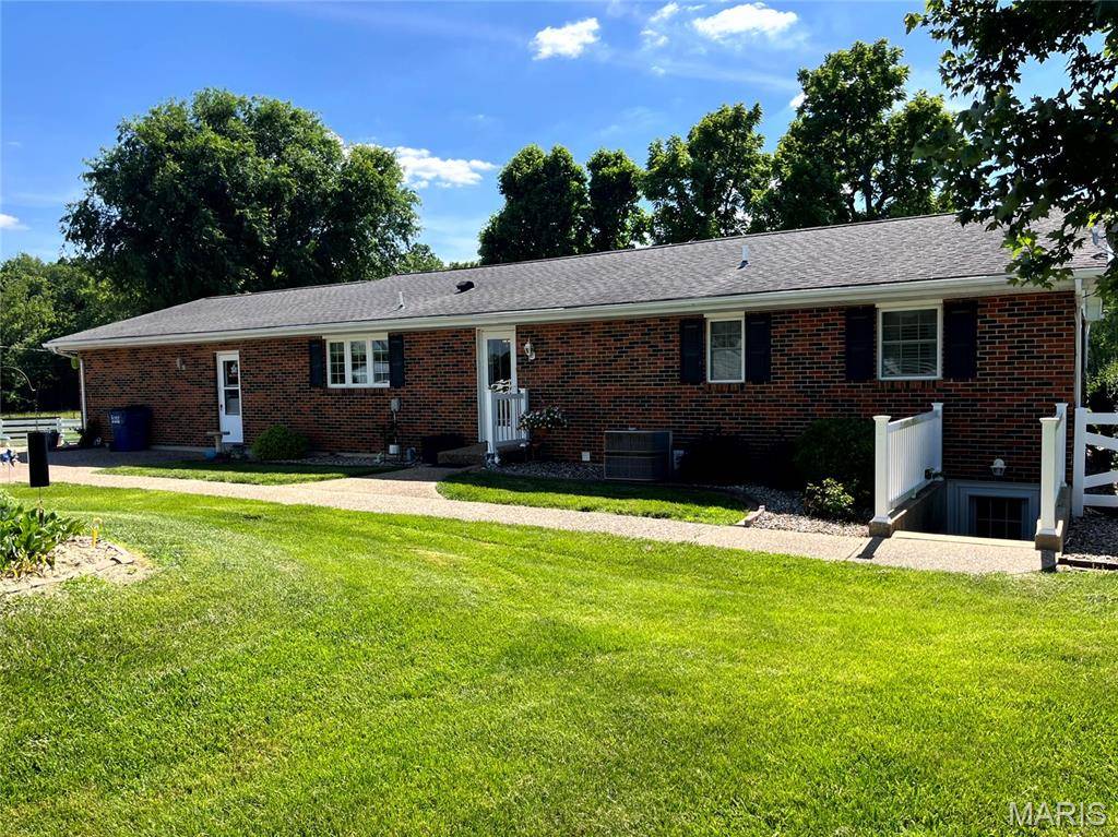 2758 Highway H, Silex, MO 63377