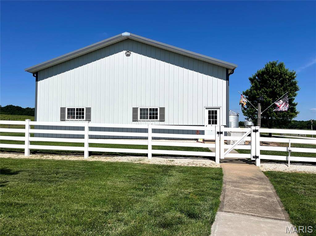 2758 Highway H, Silex, MO 63377