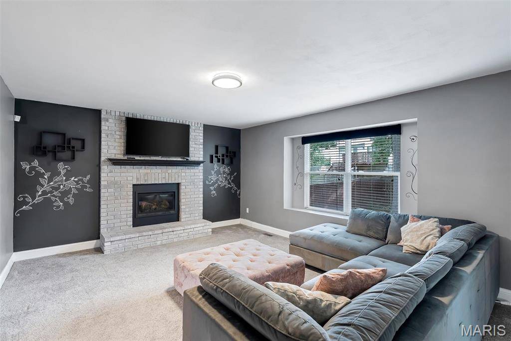 1203 Ashford Place DR, O'fallon, MO 63366