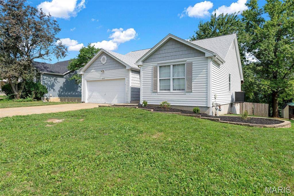 10437 Ashby Place LN, St Ann, MO 63074