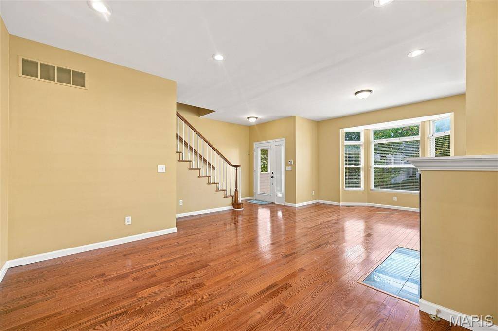 5773 Kingsbury PL, St Louis, MO 63112