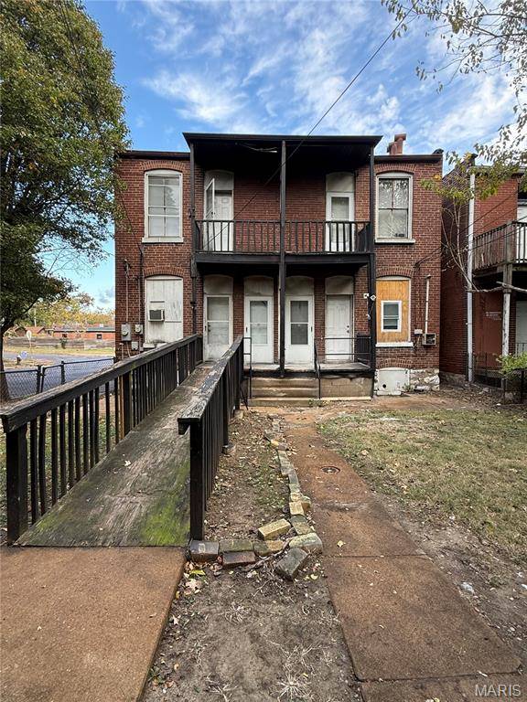 3152 Winnebago ST, St Louis, MO 63118