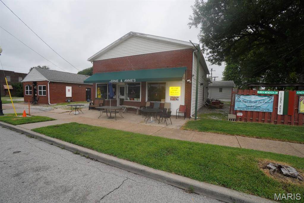 931 & 935 Niedringhaus AVE, Granite City, IL 62040