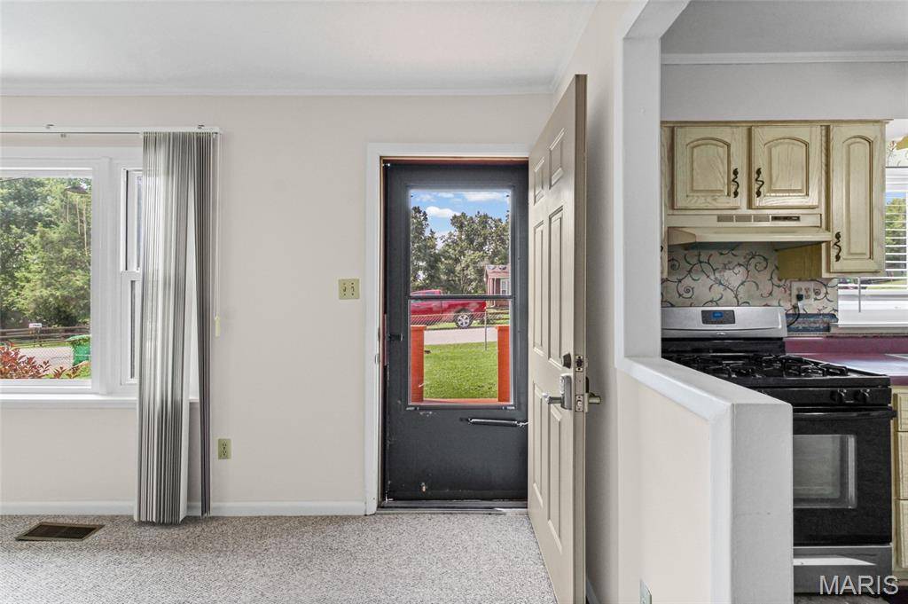 2833 Parthenon DR, Olympian Village, MO 63020