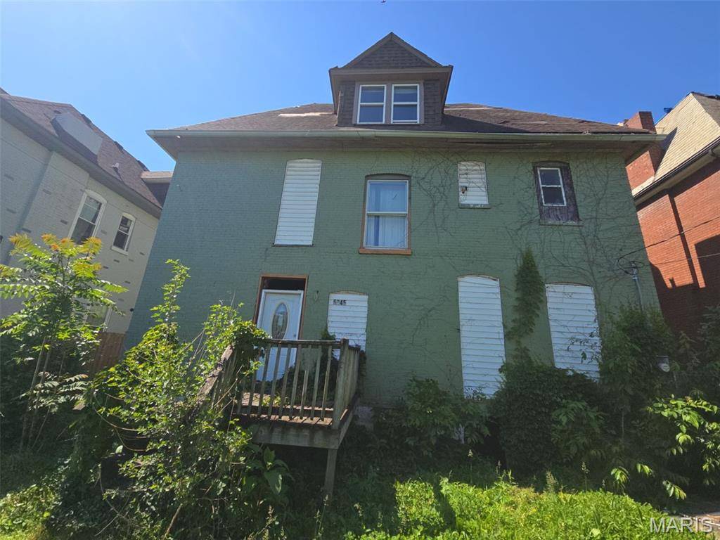 5045 Raymond AVE, St Louis, MO 63113