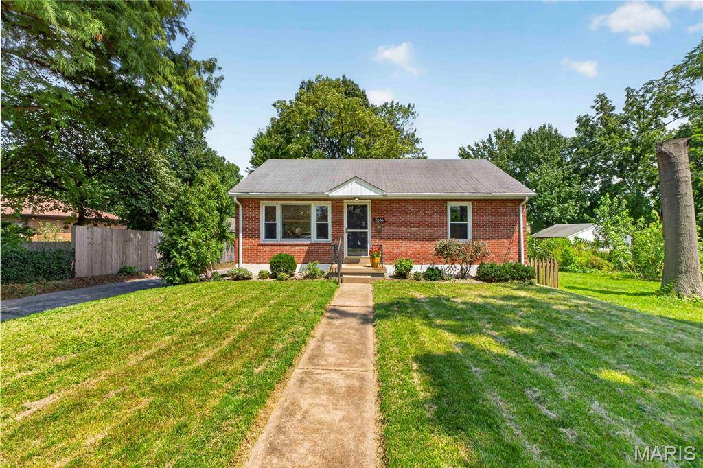 2000 Alameda AVE, Maplewood, MO 63143