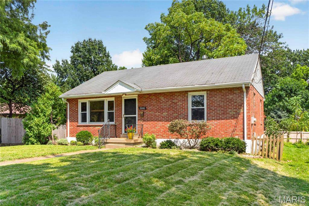 2000 Alameda AVE, Maplewood, MO 63143