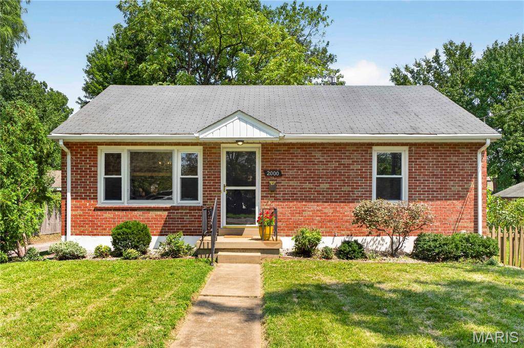2000 Alameda AVE, Maplewood, MO 63143