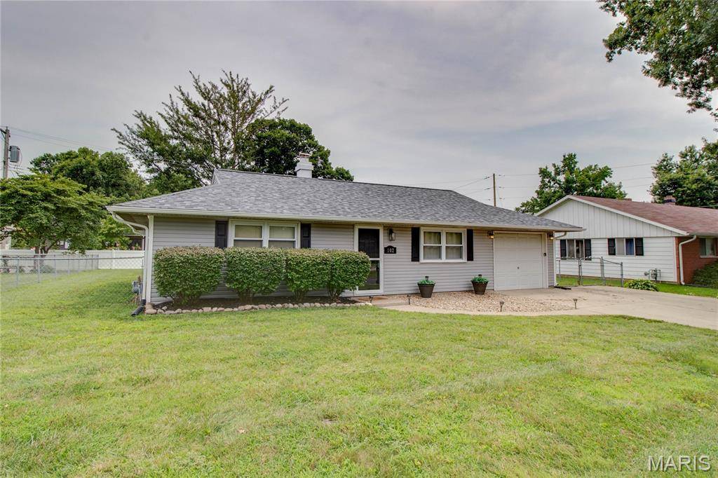 102 Saint Joseph DR, Godfrey, IL 62035
