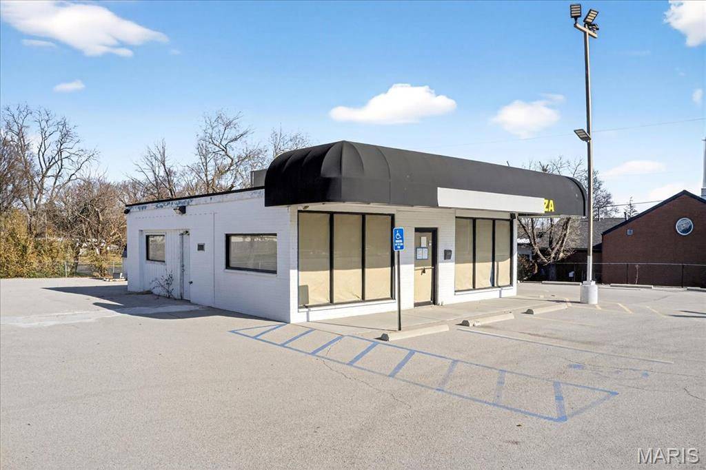 1285 N Highway 67 ST, Florissant, MO 63031