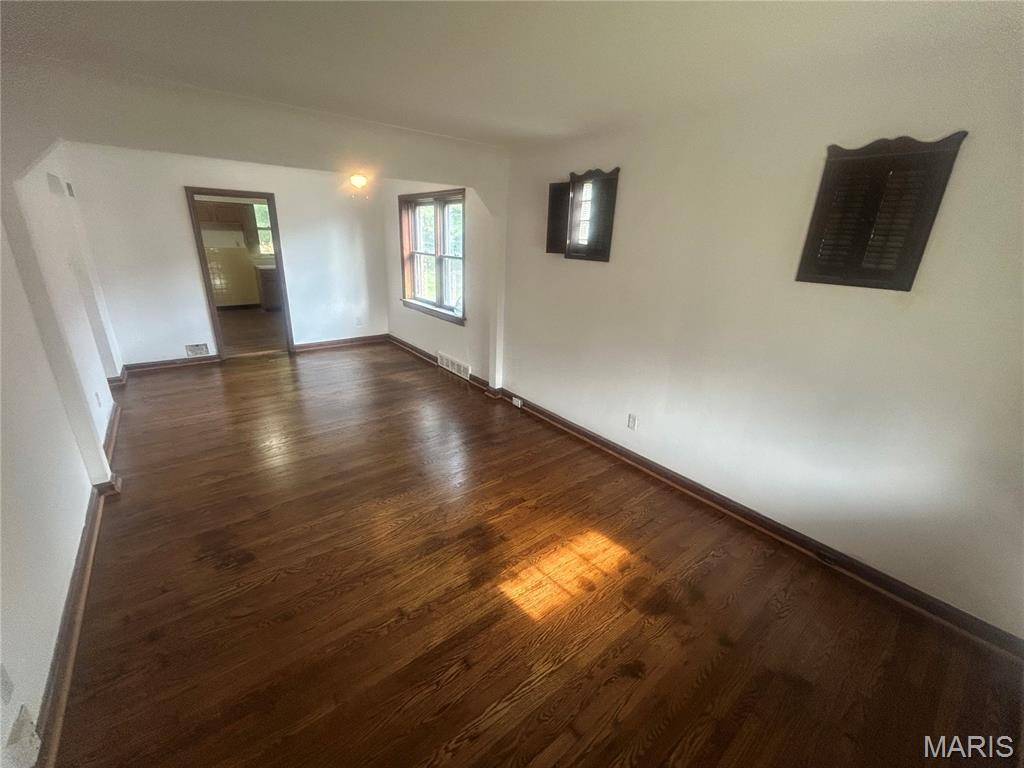 1162 Watts AVE, St Louis, MO 63130