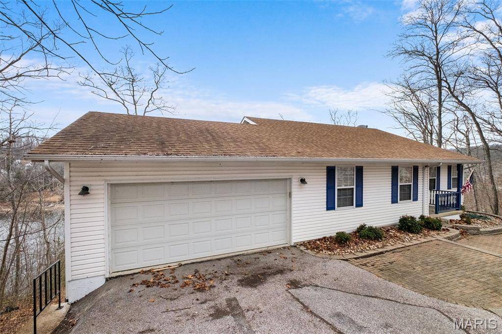 1355 S Lake Sherwood DR, Marthasville, MO 63357