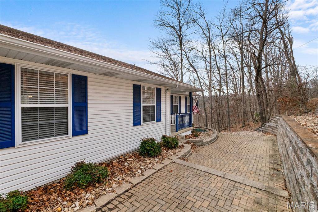 1355 S Lake Sherwood DR, Marthasville, MO 63357