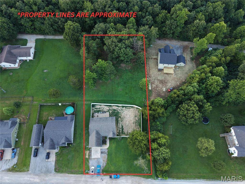 215 Crooked Pine LN, Poplar Bluff, MO 63901