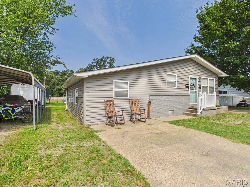 806 N Miller ST, Bernie, MO 63822