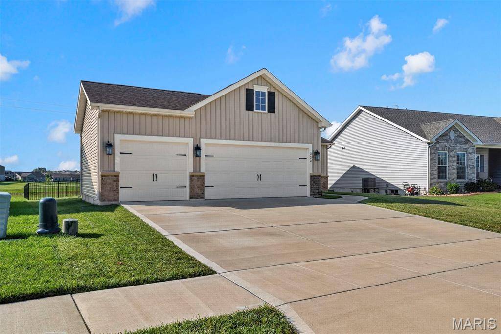 322 Summer Glen LN, St Charles, MO 63301