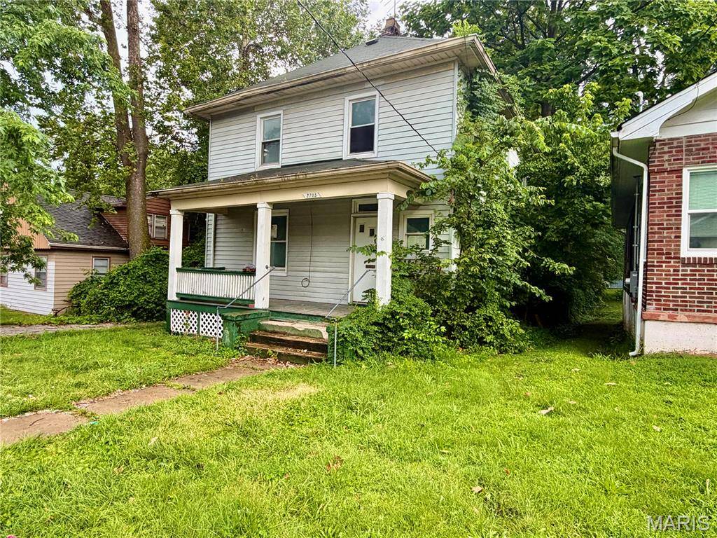 2705 Lyndhurst AVE, St Louis, MO 63114