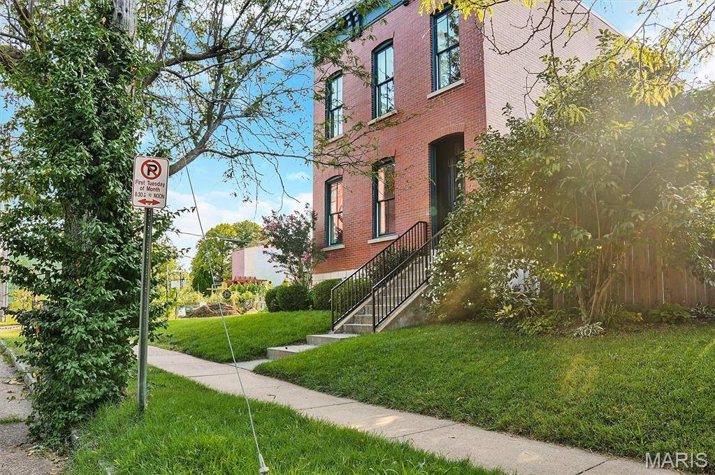 1315 Dolman ST, St Louis, MO 63104