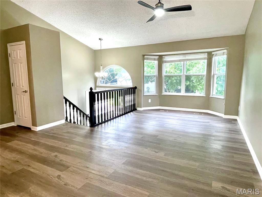 3060 Laurel Village CIR, St Peters, MO 63376